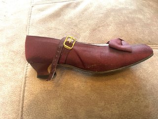Corpiño y zapatos fallera granates