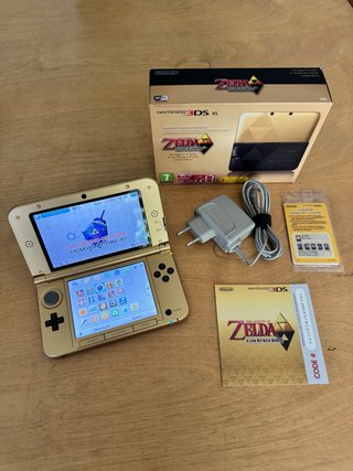 Nintendo 3DS XL Edición Zelda Dorada