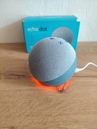 Amazon Echo Dot 4 turchese con orologio