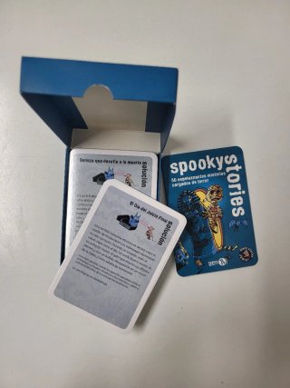 Juego Spooky Stories (Black Stories Junior)