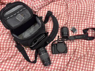 Canon EOS 1100D + 2 objetivos + Acc
