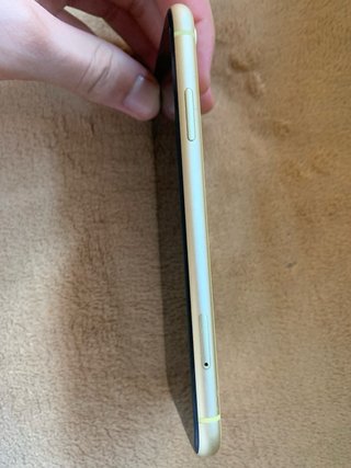 iPhone XR Amarillo