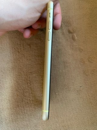 iPhone XR Amarillo
