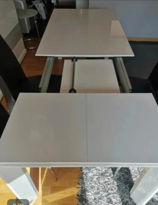 Mesa Comedor Blanca + Sillas Negras