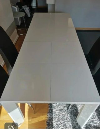 Mesa Comedor Blanca + Sillas Negras