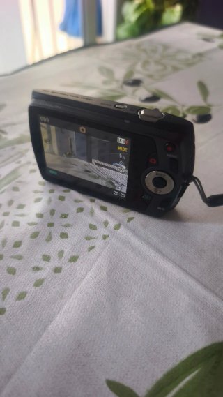 Cámara Casio Exilim EX-Z350 Negra