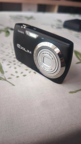 Cámara Casio Exilim EX-Z350 Negra