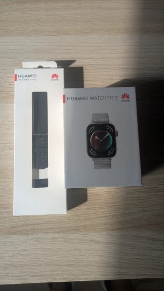 Huawei Watch Fit 3 Nuevo Plata/Rojo + Correa negra