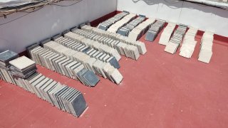 Baldosas hidráulicas negras y blancas