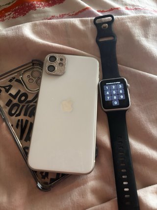 iPhone 11 128GB Blanco y appel wacht serie 1