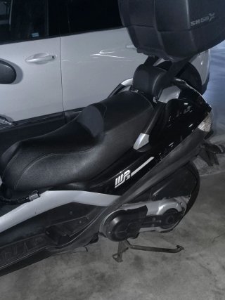 Piaggio MP3 400 LT se puede conducir con carne B