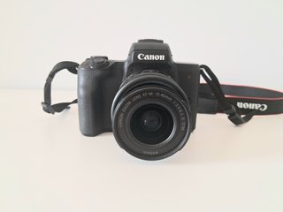 Canon EOS M50 + EF-M 15-45 mm