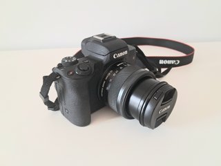 Canon EOS M50 + EF-M 15-45 mm