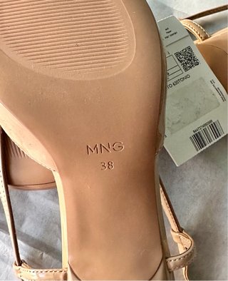 Zapatos Mango T38 charol destalonados Nude