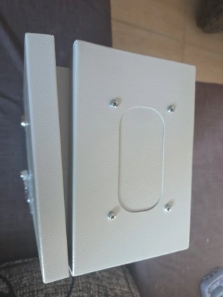 Caja de seguridad metálica con llave para conexión