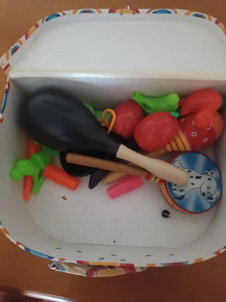 Scatola musicale per bambini con strumenti