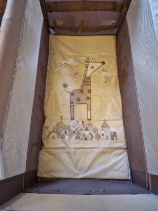 Cuna de viaje + Colchón + Accesorios