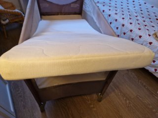 Cuna de viaje + Colchón + Accesorios