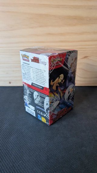 Caja 18 sobres Pokémon Rivales Predestinados