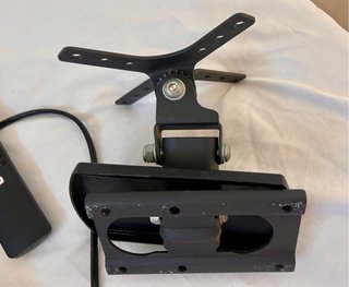 Televisión Smart Thomson 32HE5606 y soporte pared