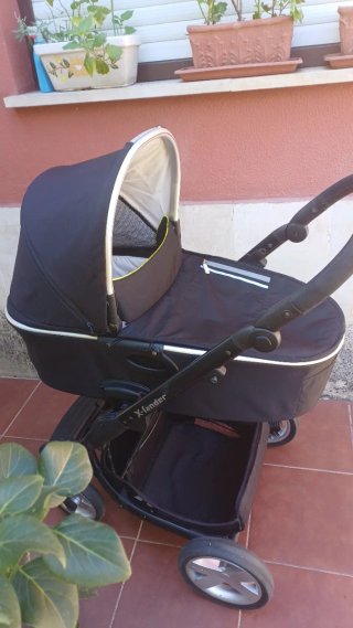 Passeggino X-lander con ovetto e seggiolino per passeggino.