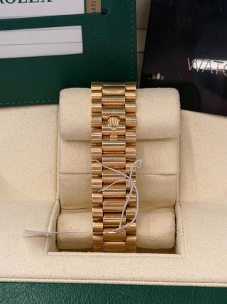 Rolex Daydate Oro Amarillo Esfera Negra 228238