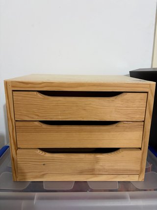 Cajonera pequeña de madera