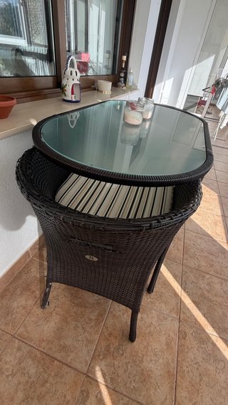 Mesa y sillas de terraza plástico y cristal