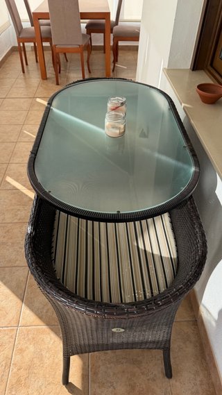 Mesa y sillas de terraza plástico y cristal