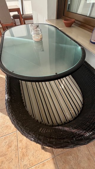 Mesa y sillas de terraza plástico y cristal