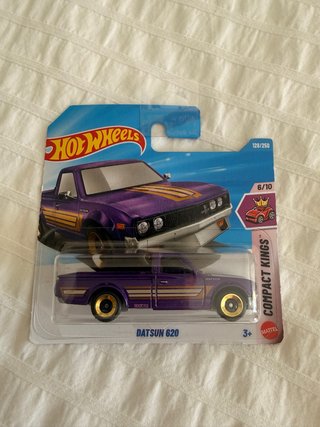 Hot Wheels Datsun 620 Roxo Compact Kings