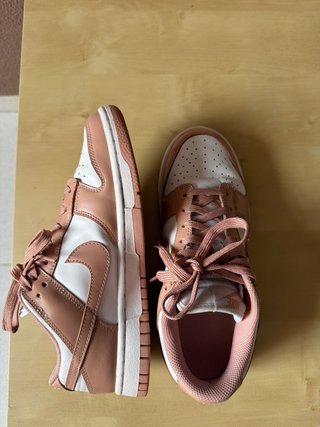 Tenis Nike Dunk Low Rosa y Blanco