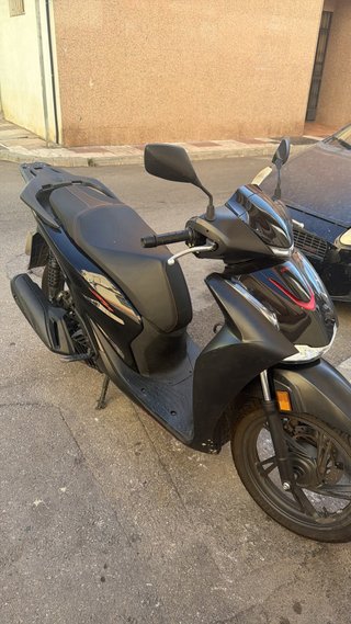Honda SH 125i Negra 3000 km