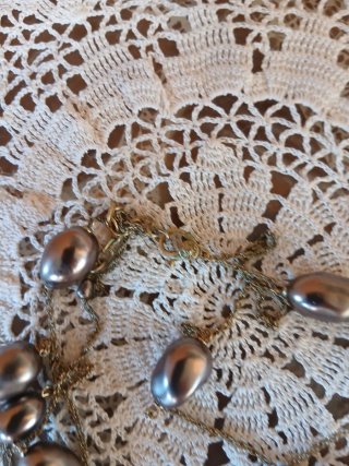 Collar Monet perlas grises y cadena dorada