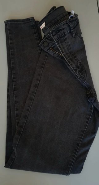 Pantalón Levis Negro Grisáceo Talla 38/ 29.