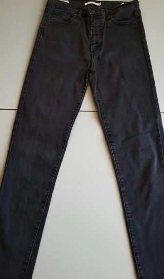 Pantalón Levis Negro Grisáceo Talla 38/ 29.