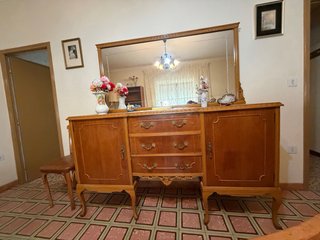 Mueble tocador de salón de madera con espejo