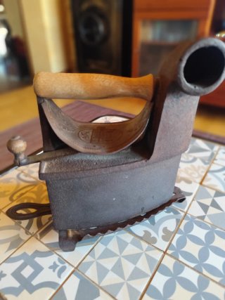 Plancha Carbón Mondragón Nº 6½ con Base