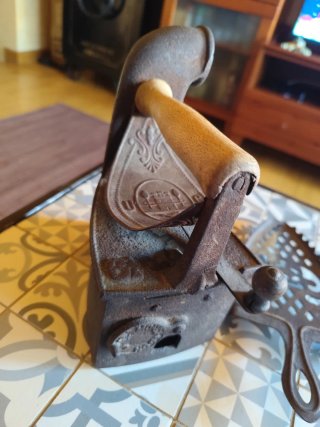 Plancha Carbón Mondragón Nº 6½ con Base