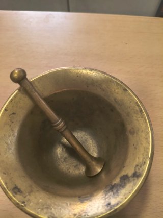 Almirez de latón