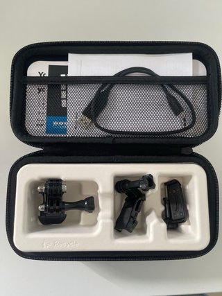GoPro Hero 11 Black + Accesorios + Trípode