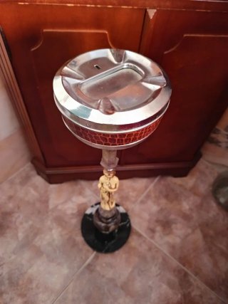 Cenicero de pie vintage