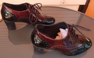 Zapatos Charol Mujer Negro y Granate