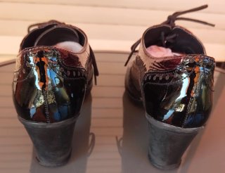 Zapatos Charol Mujer Negro y Granate