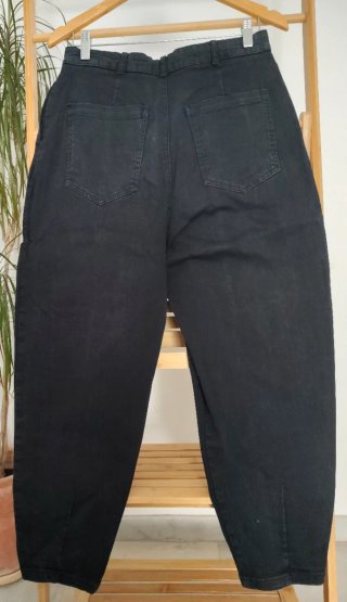 Pantalón Zara Carrot Tiro Alto Negro