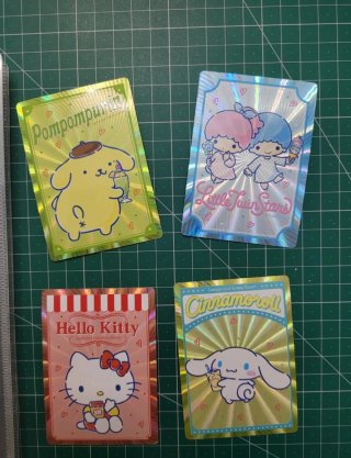 Album Hello kitty casi completo con 201 cartas si