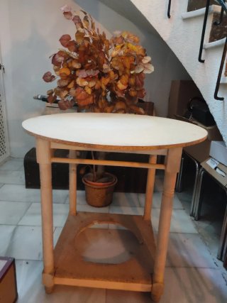 Mesa de camilla redonda de madera