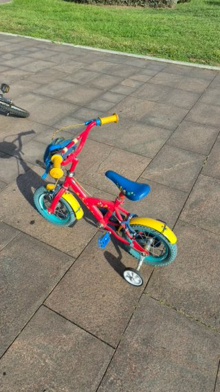 Bicicleta Disney Infantil Roja y Amarilla