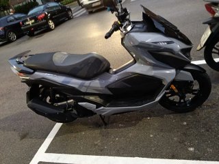 Sym Jet X 2025 Gris