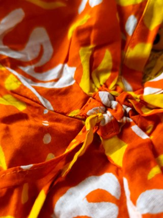Vestido corto naranja estampado floral